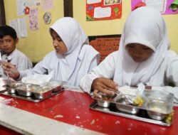 Program Makan Bergizi Gratis Dimulai di Kalbar, Jangkau Siswa di Pontianak dan Landak
