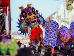 39 Replika Naga Buka Mata di Pontianak