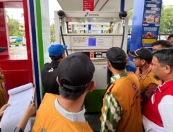 Pastikan SPBU Tak Curang, Tim Pengawasan Uji Tera Pompa SPBU di Pontianak