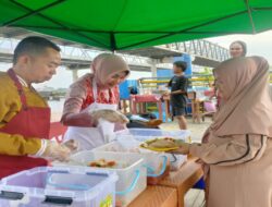 Tenda Makan Gratis Hadir di Tepi Sungai Kapuas