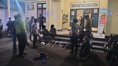 Diduga Akan Tawuran, Delapan Anak Anak di Pontianak Ditangkap, Sembilan Sajam Disita.