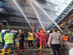 Pabrik PT Alas Kusuma di Kubu Raya Terbakar