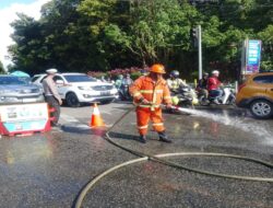 Tumpahan Oli di Bundaran Untan Pontianak Sebabkan Empat Motor Tergelincir