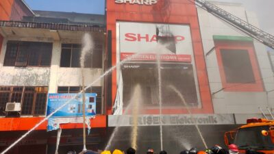 Si Jago Merah Lahap Toko Elektronik di Jalan Nusa Indah Tiga Pontianak