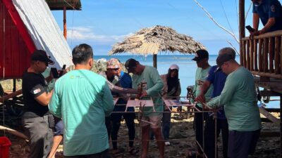 Upaya Lestarikan Pulau Lemukutan, Angkasa Pura Supadio Pontianak Salurkan 200 Bibit Terumbu Karang