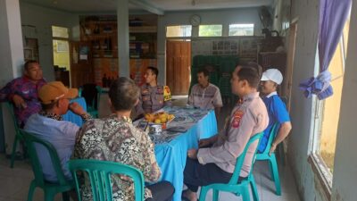 Dukung Program Prioritas Kapolri, Polsek Semparuk Gelar Jumat Curhat