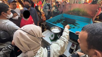 Timbangan Curang, Oknum Pedagang di Pasar Flamboyan Diamankan Polisi