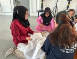 Dorong Produktivitas Warga Binaan, Lapas Perempuan Pontianak Adakan Pelatihan Batik Tulis