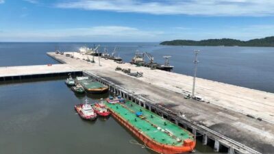 Peralatan Peti Kemas Menjadi Kendala Pelabuhan Internasional Kijing Belum Beroperasi
