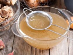 Ini Khasiat Mengonsumsi Minuman Kaldu Tulang Setiap Pagi