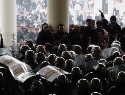 Koordinator Aksi di DPRD Kalbar Sayangkan Tindakan Refresif Kepolisian 