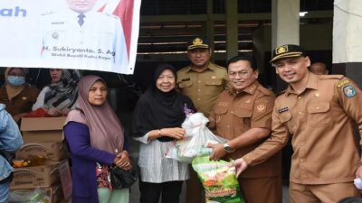 Kendalikan inflasi, Pemkab Kubu Raya Gelar Operasi Pasar di Pasar Menanjak