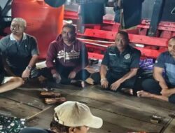 Dihantam Gelombang Tinggi, KM King Karam di Perairan Padang Tikar
