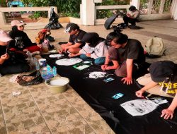 Aksi Kamisan di Pontianak: Puluhan Aktivis Gambar Wajah Korban Penghilangan Paksa
