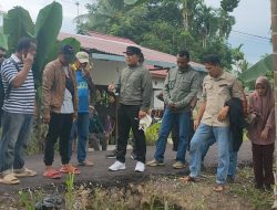 Sujiwo Pastikan Pengerjaan Jalan Poros di Teluk Pakedai Sesuai Spesifikasi