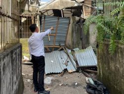 Dua Ruko Ambruk, Diduga Akibat Pencurian Material Bangunan