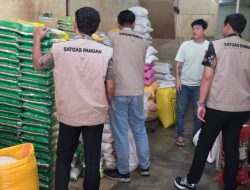 Satgas Pangan Polresta Pontianak Pastikan Harga Beras di Pasar Kemuning Stabil