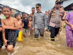 Ria Norsan Intruksikan Buka Posko Kesehatan Pasca Banjir Rob di Pontianak