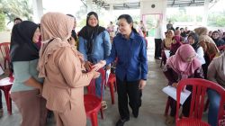 Cegah Jebakan Pinjol dan Investasi Bodong, Karolin Edukasi Ibu-Ibu di Landak