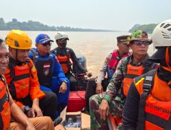 Cari Korban Tenggelam, Tim SAR Gabungan Susuri Sungai Sambas Besar