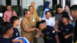Wagub Krisantus Lepas Kontingen SSB K2 ke Bogor