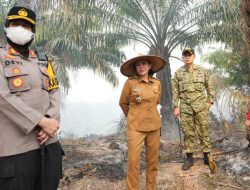 Karhutla Ancam Permukiman Warga, Karolin Ubah Strategi Pemadaman